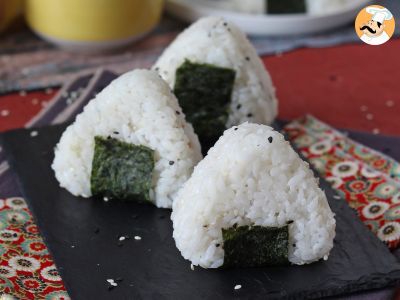 Onigiri de atún, el pequeño sándwich de arroz japonés - おにぎり - foto 2