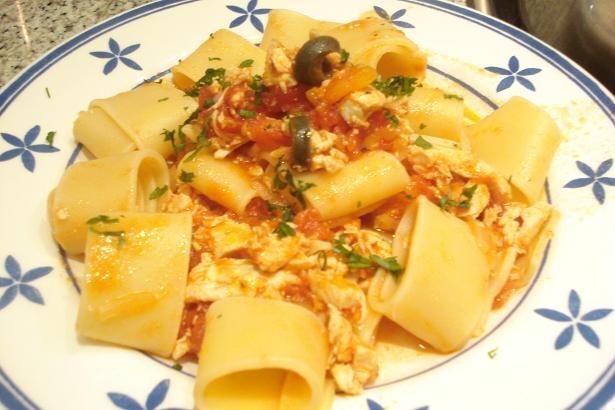 Paccheri con salsa di pollo (pasta con salsa de pollo) - Receta Petitchef