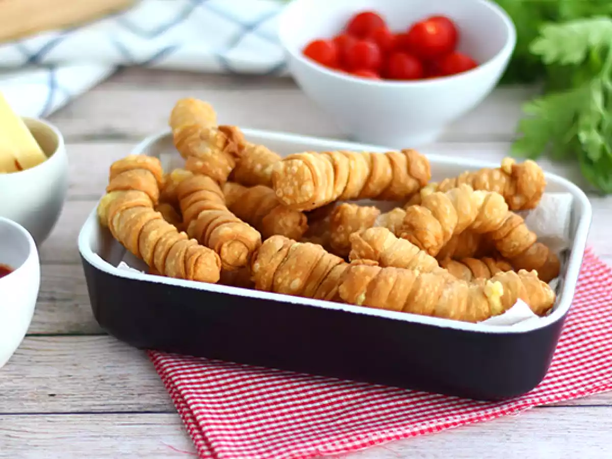 Palitos de queso con masa casera