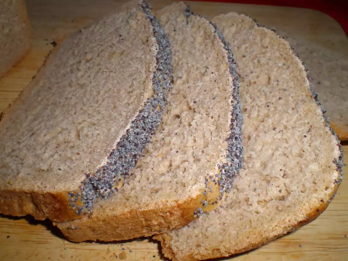 PAN A LA CERVEZA NEGRA CON SEMILLAS DE AMAPOLA, PANIFICADORA