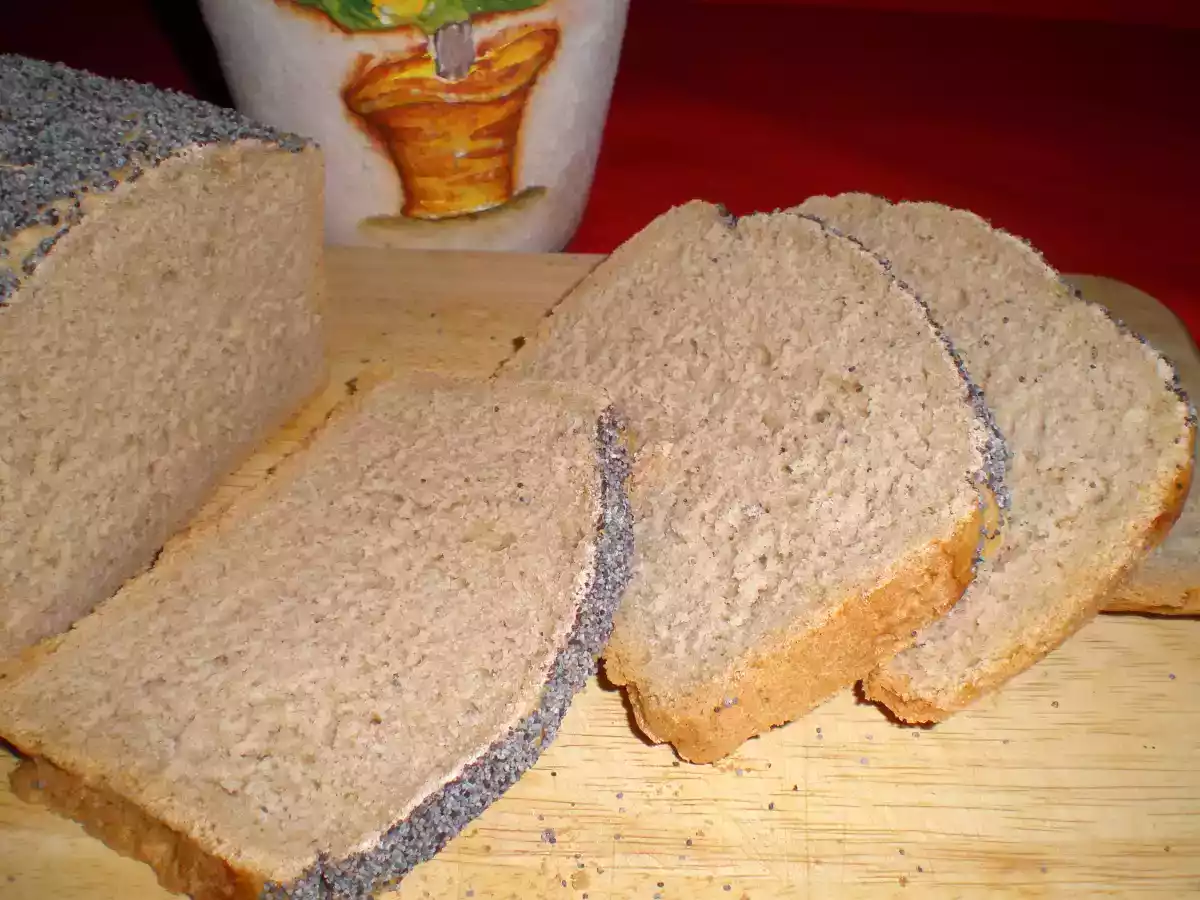 PAN A LA CERVEZA NEGRA CON SEMILLAS DE AMAPOLA, PANIFICADORA - foto 2
