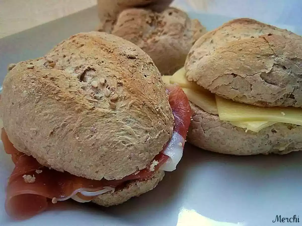 Panecillos de harina integral y trigo - foto 2