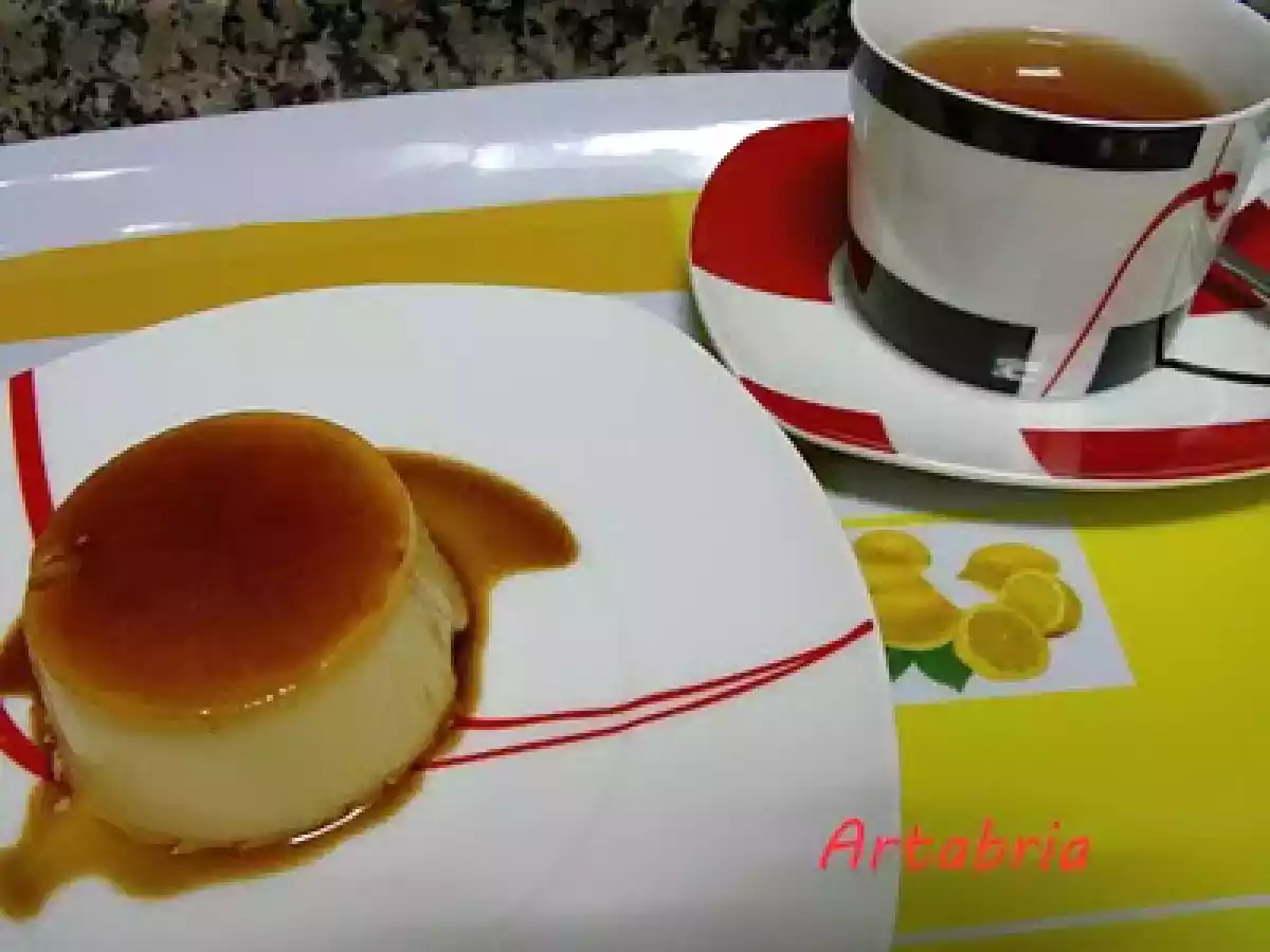 Panna cotta con caramelo líquido - foto 2