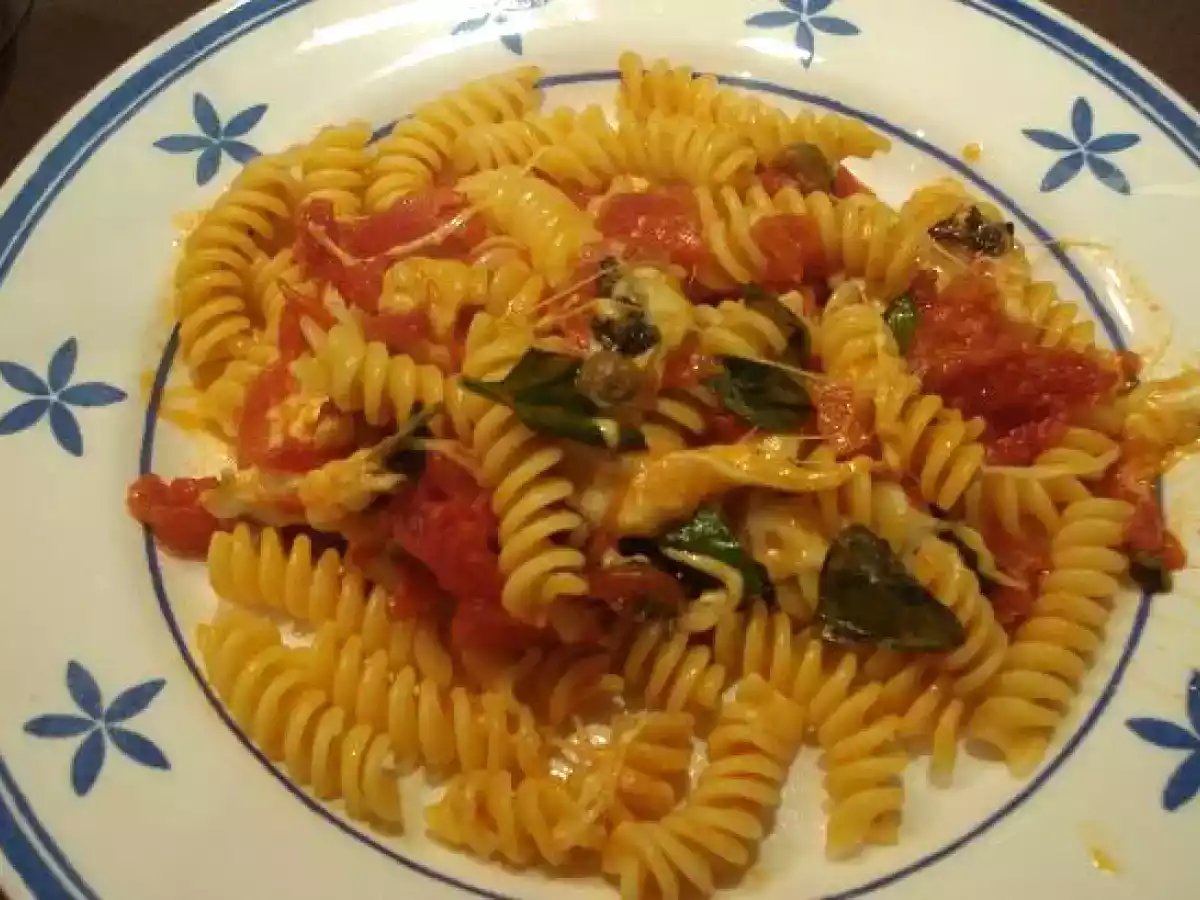 Pasta al forno con mozzarella (Pasta al horno con mozzarella)