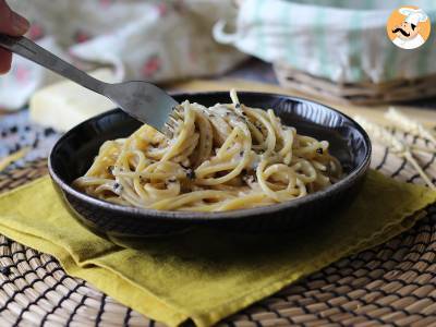 Pasta cacio e pepe: 3 ingredientes, una explosión de sabor - foto 4