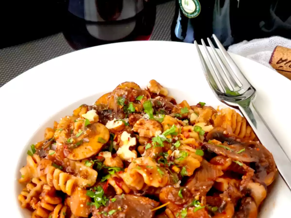 Pasta con ajo y setas {con mucho sabor umami}