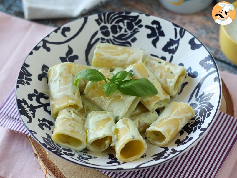 Pasta con crema de ricota y albahaca