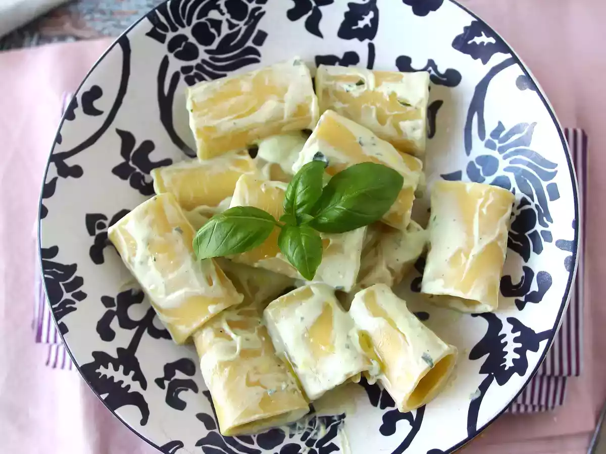 Pasta con crema de ricota y albahaca - foto 4