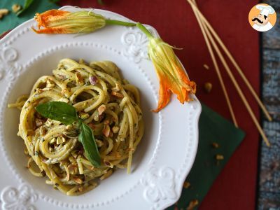 Pasta con flores de calabacín, ricotta y pistachos - foto 2