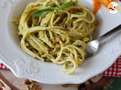 Pasta con flores de calabacín, ricotta y pistachos - foto 3