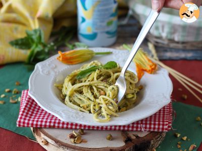 Pasta con flores de calabacín, ricotta y pistachos - foto 4