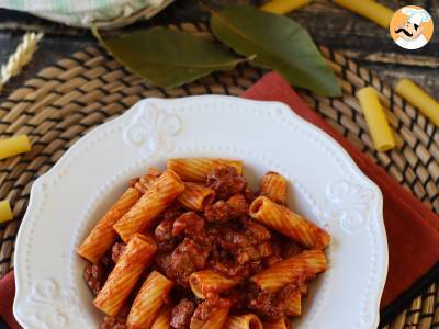 Pasta con salchicha fresca y salsa de tomate - foto 6