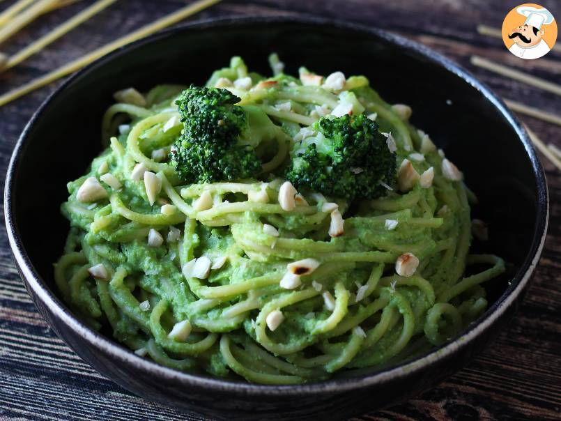 Pasta cremosa con brócoli y almendras: un plato fácil de preparar y sabroso - foto 2