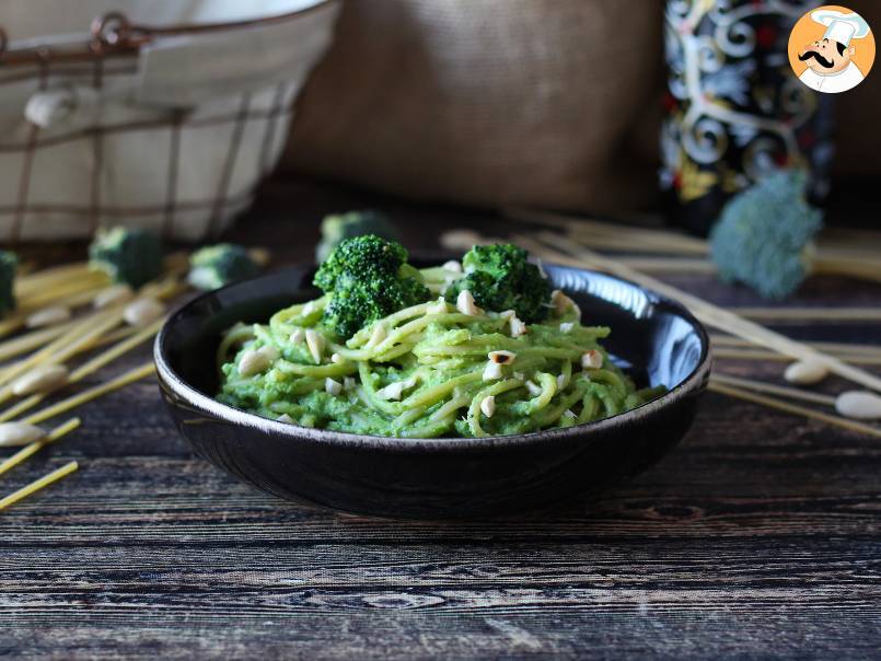 Pasta cremosa con brócoli y almendras: un plato fácil de preparar y sabroso - foto 4