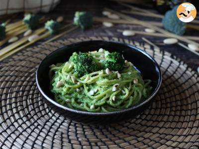 Pasta cremosa con brócoli y almendras: un plato fácil de preparar y sabroso