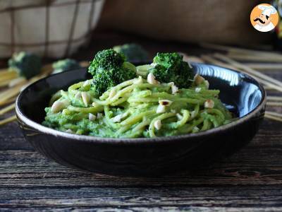 Pasta cremosa con brócoli y almendras: un plato fácil de preparar y sabroso - foto 3