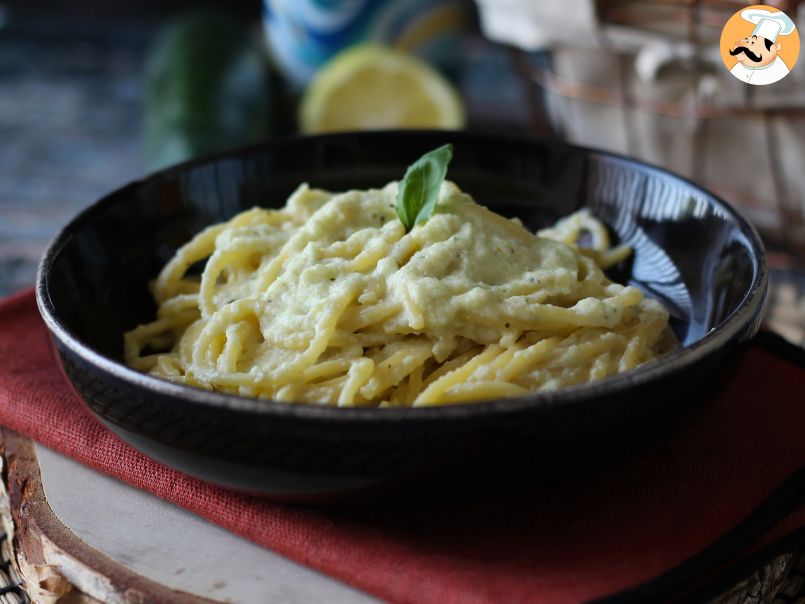 Pasta cremosa con calabacines y yogur griego