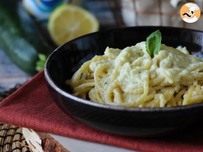 Pasta cremosa con calabacines y yogur griego - foto 3