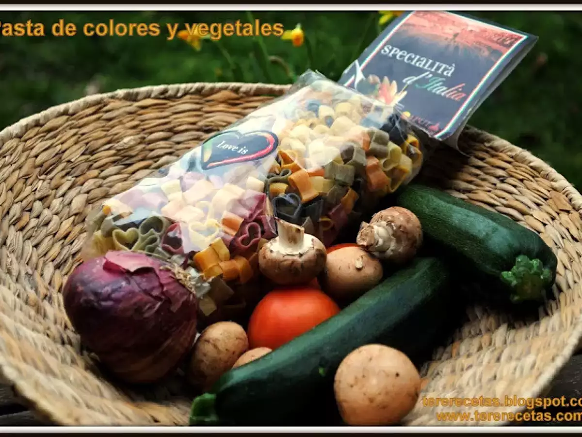Pasta de colores y vegetales. - foto 3