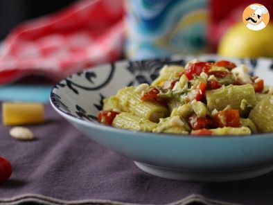 Pasta fría con crema de aguacate, almendras y tomates cherry - foto 3