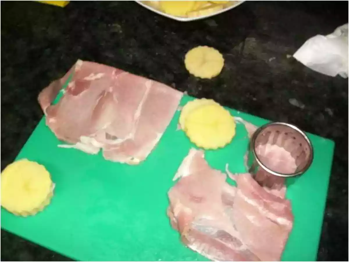 PATATAS A LA IMPORTANCIA RELLENAS - foto 3