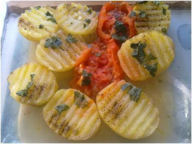 Patatas al microondas con tomate