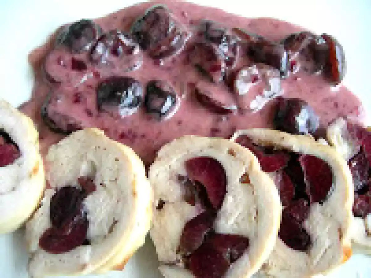 Pechuga de pollo rellena de cerezas en dos versiones. Paso a paso - foto 2