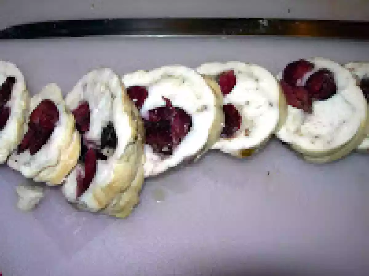 Pechuga de pollo rellena de cerezas en dos versiones. Paso a paso - foto 6