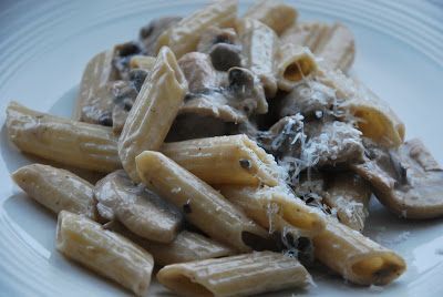 Penne rigate con salsa de champiñones - Receta Petitchef