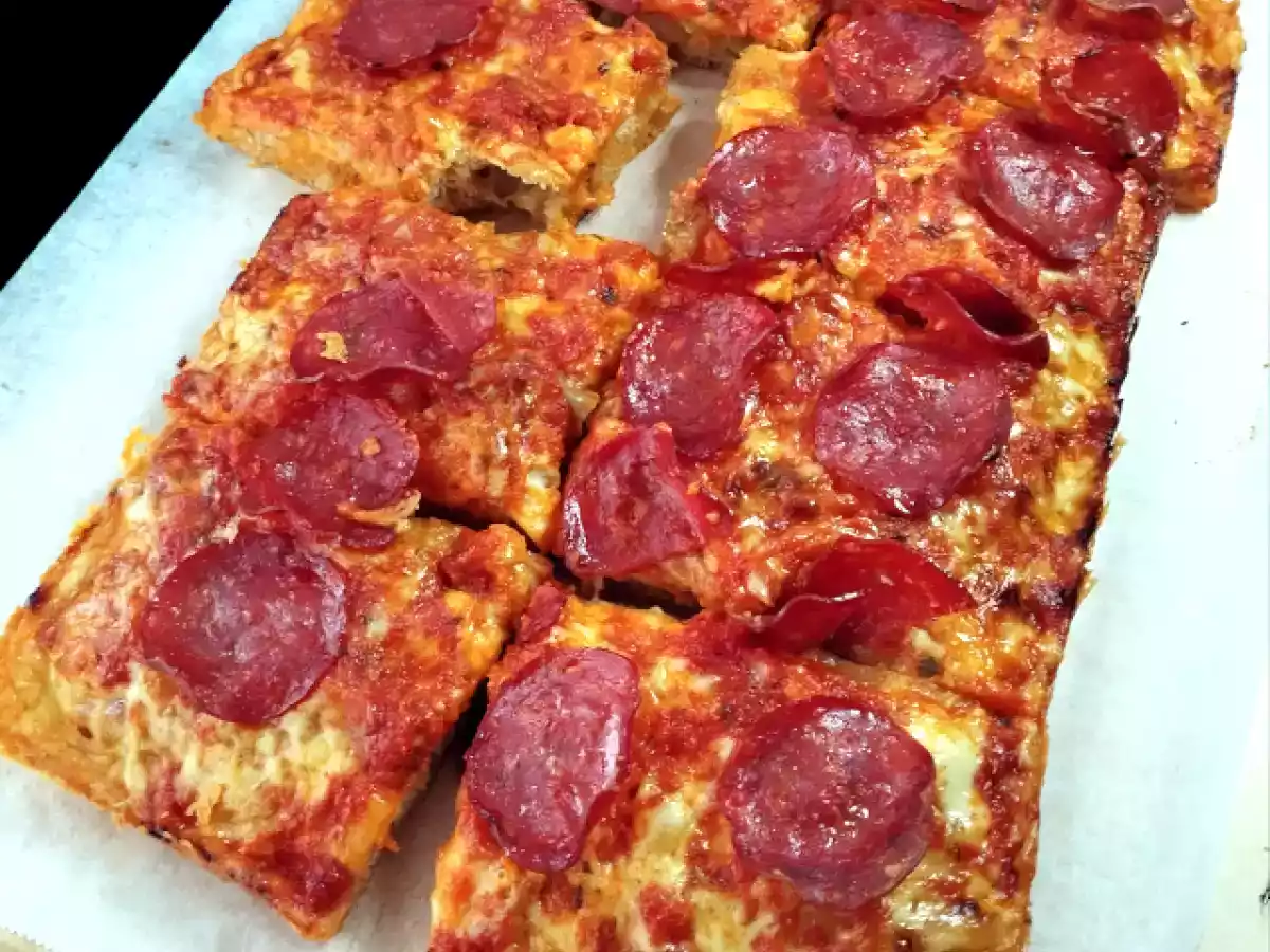 Pizza estilo Detroit (desde la ciudad del motor)