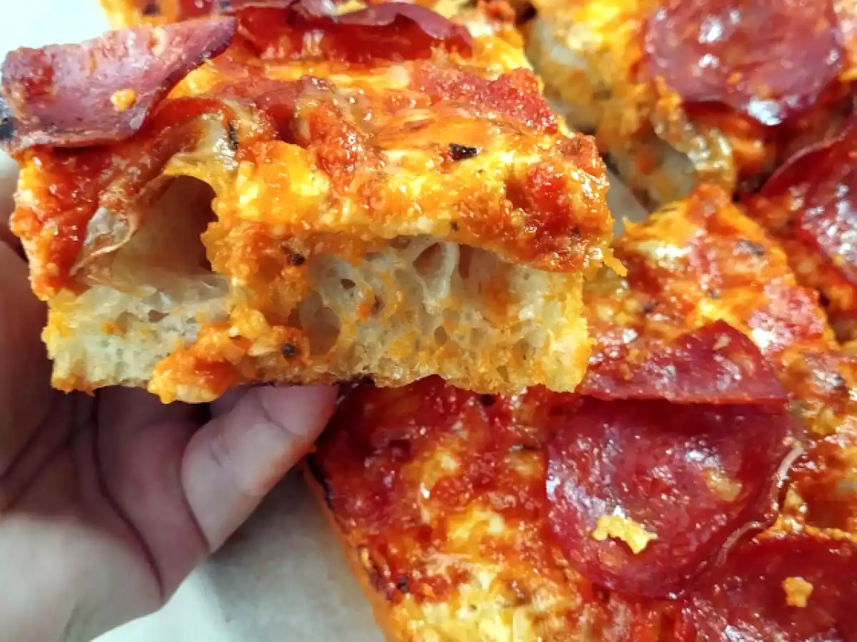 Pizza estilo Detroit (desde la ciudad del motor) - foto 2