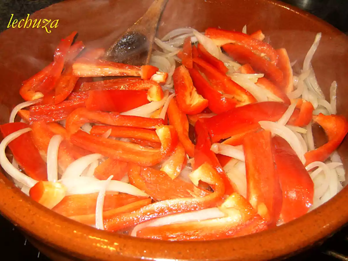 Pollo de corral al chilindrón - foto 4