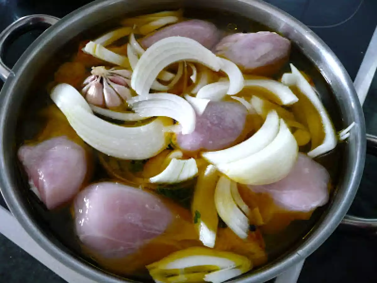 Pollo escabechado a los 10 ingredientes - foto 2