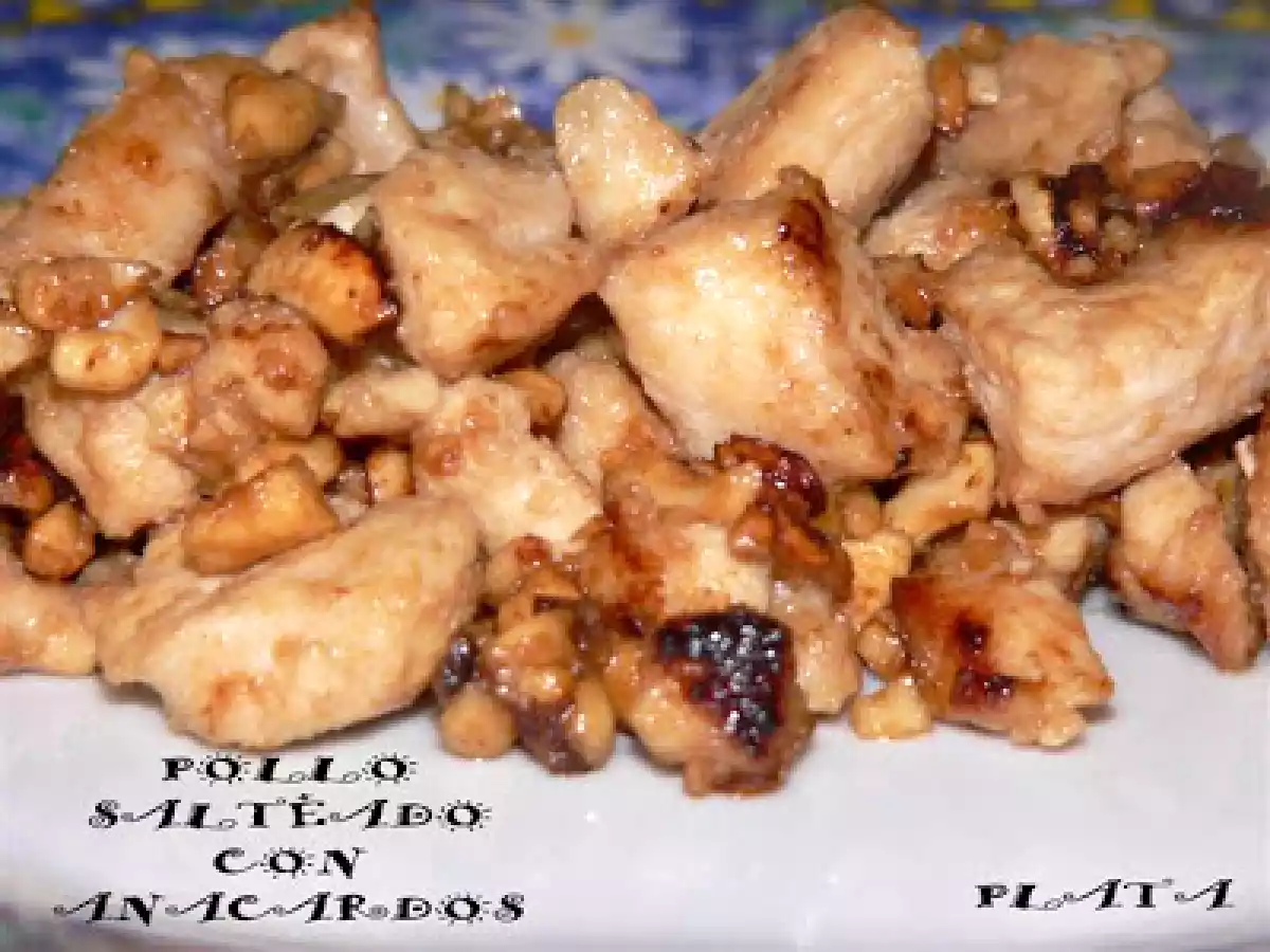POLLO SALTEADO CON ANACARDOS