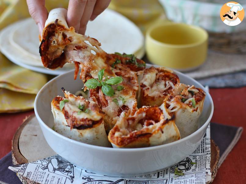 Qué hacer con tortillas de trigo: Unos rollitos con sabor a pizza ideales para compartir - foto 3