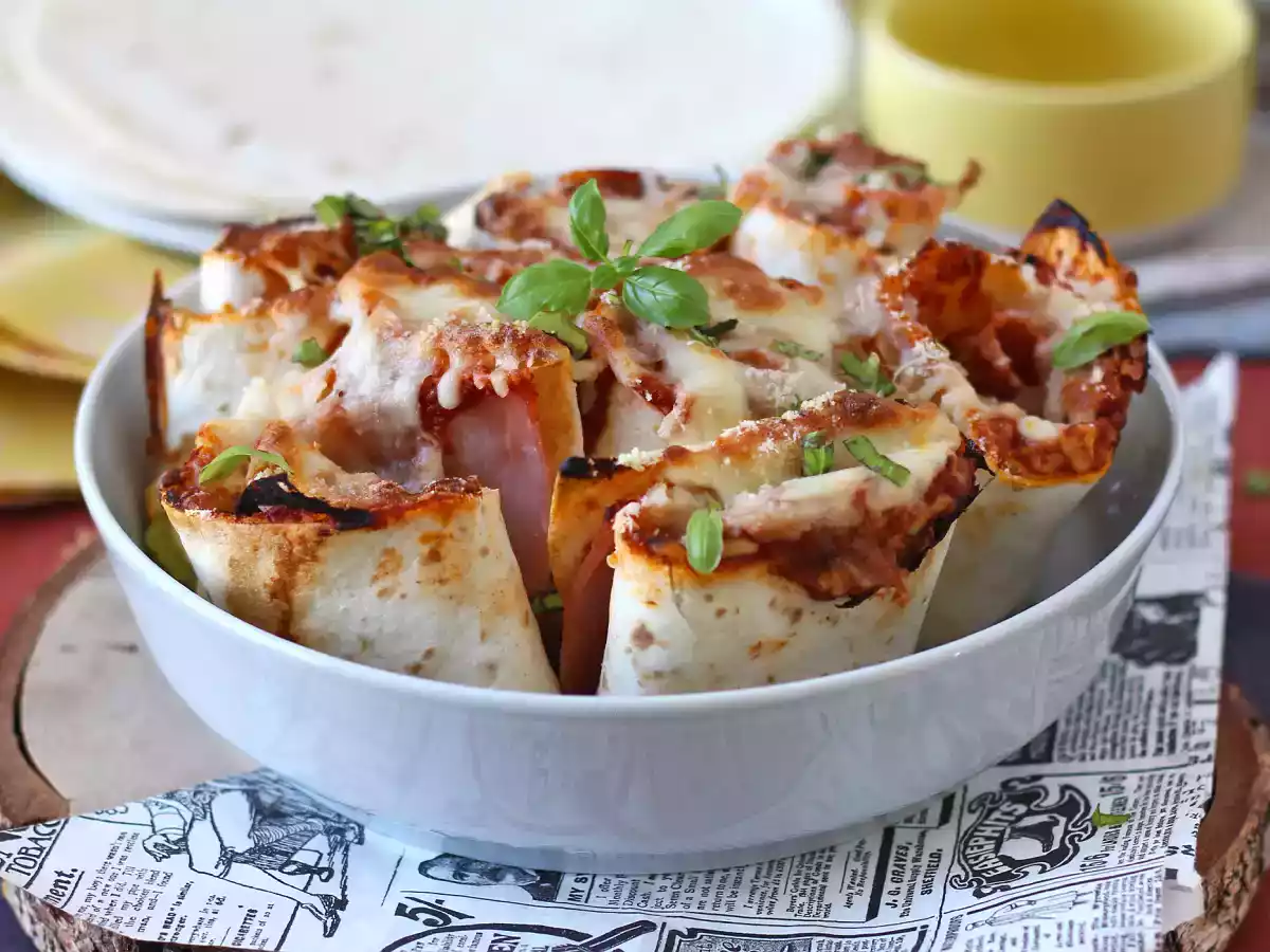Qué hacer con tortillas de trigo: Unos rollitos con sabor a pizza ideales para compartir - foto 5
