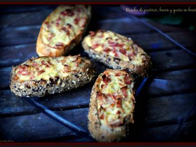 Quiche de puerros, bacon y queso en bocata