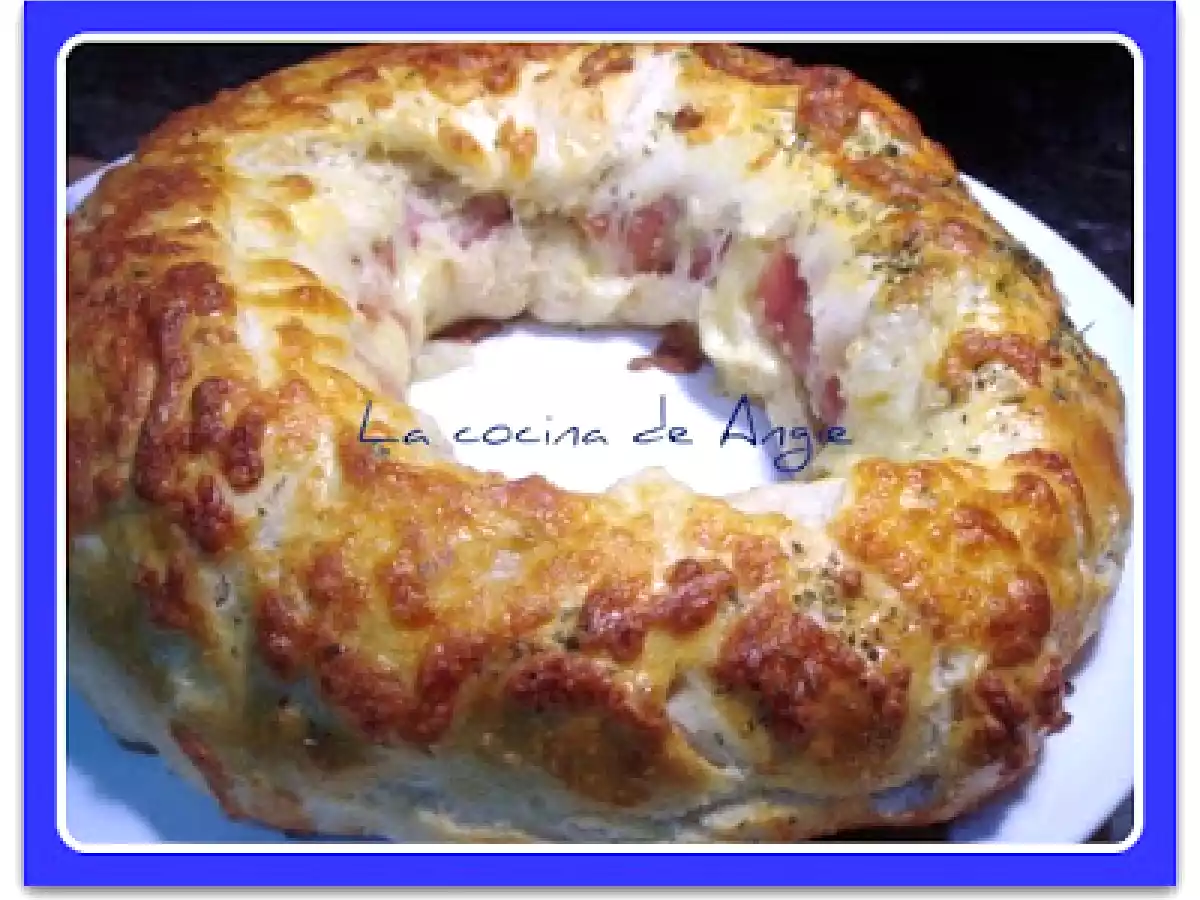 ROSCA DE JAMÓN SERRANO Y QUESO