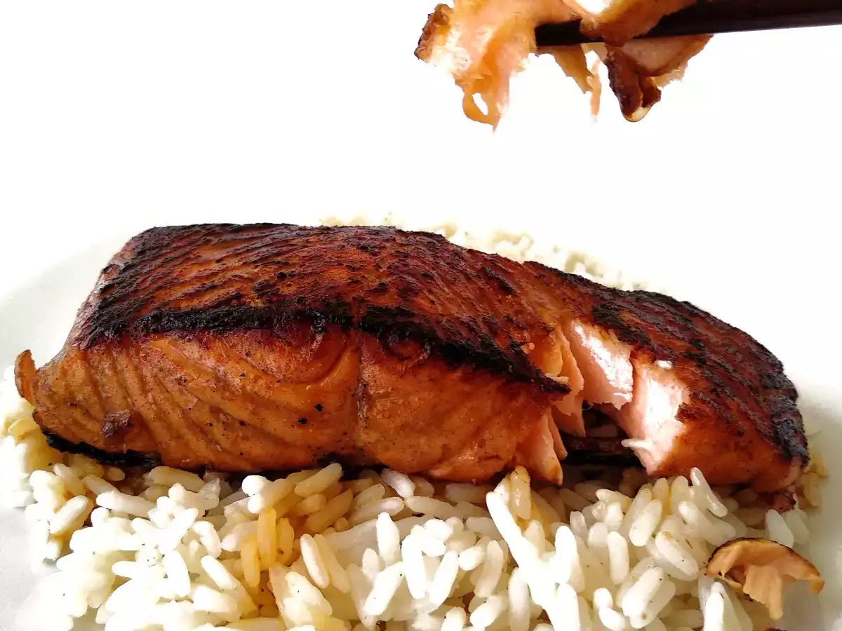 Salmón al grill marinado en soja y vino de arroz - foto 2