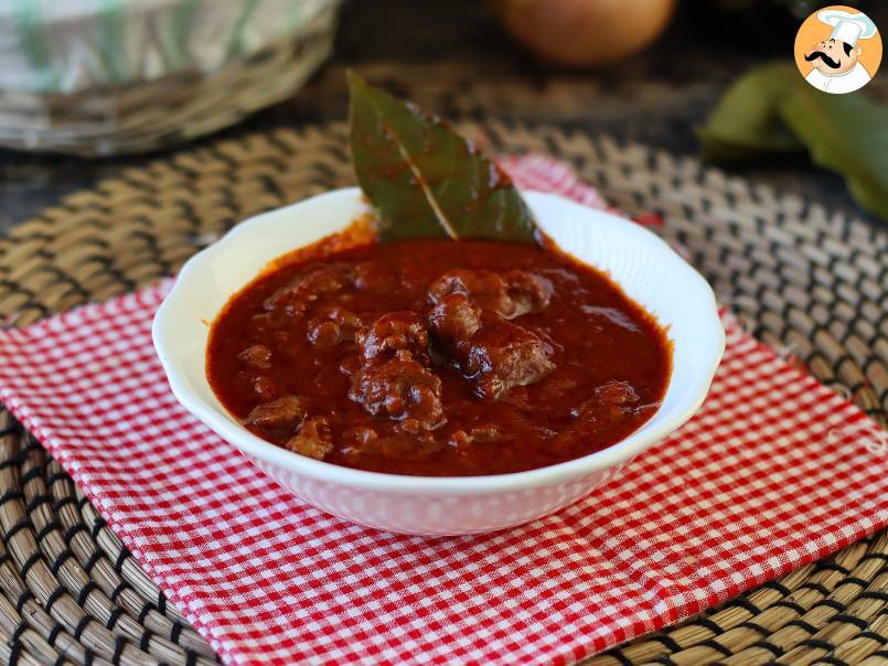 Salsa de tomate y salchicha fresca: sabrosa y fácil de preparar - foto 2