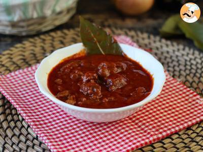 Salsa de tomate y salchicha fresca: sabrosa y fácil de preparar - foto 2