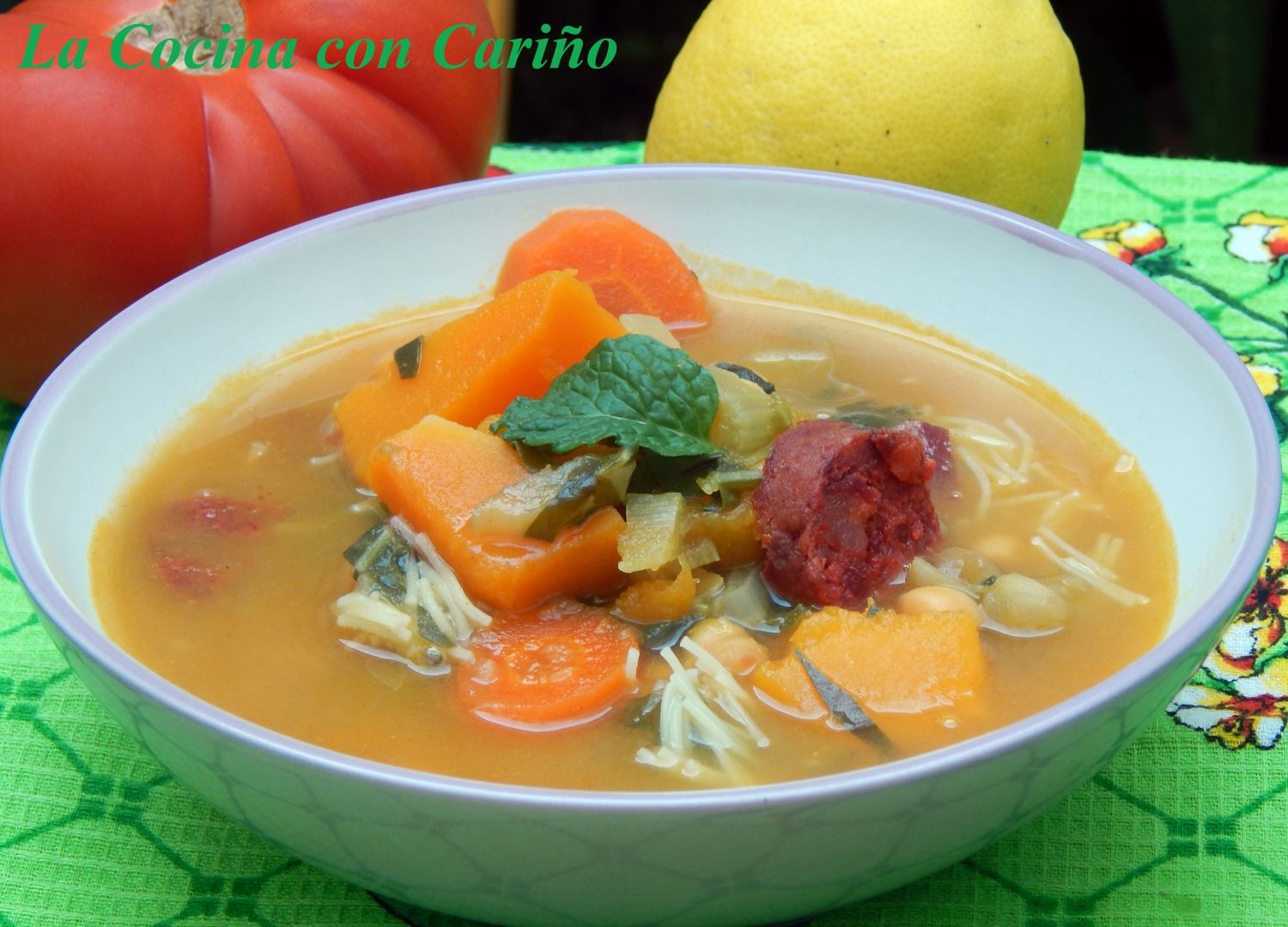 Sopa de garbanzos con calabaza y acelgas - Receta Petitchef