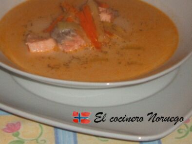 Sopa de pescado con salmón Noruego