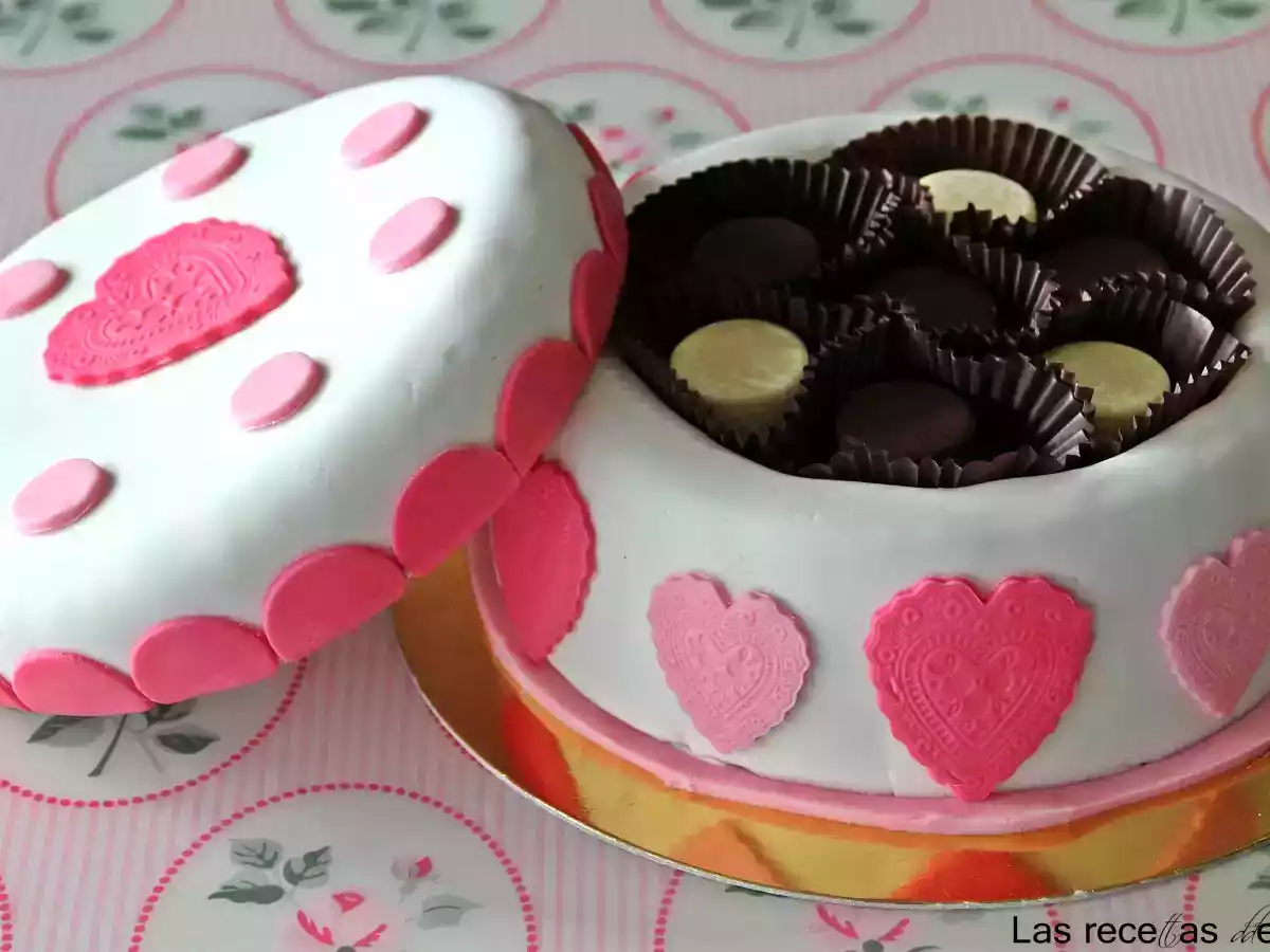 Tarta fondant caja de bombones - foto 2