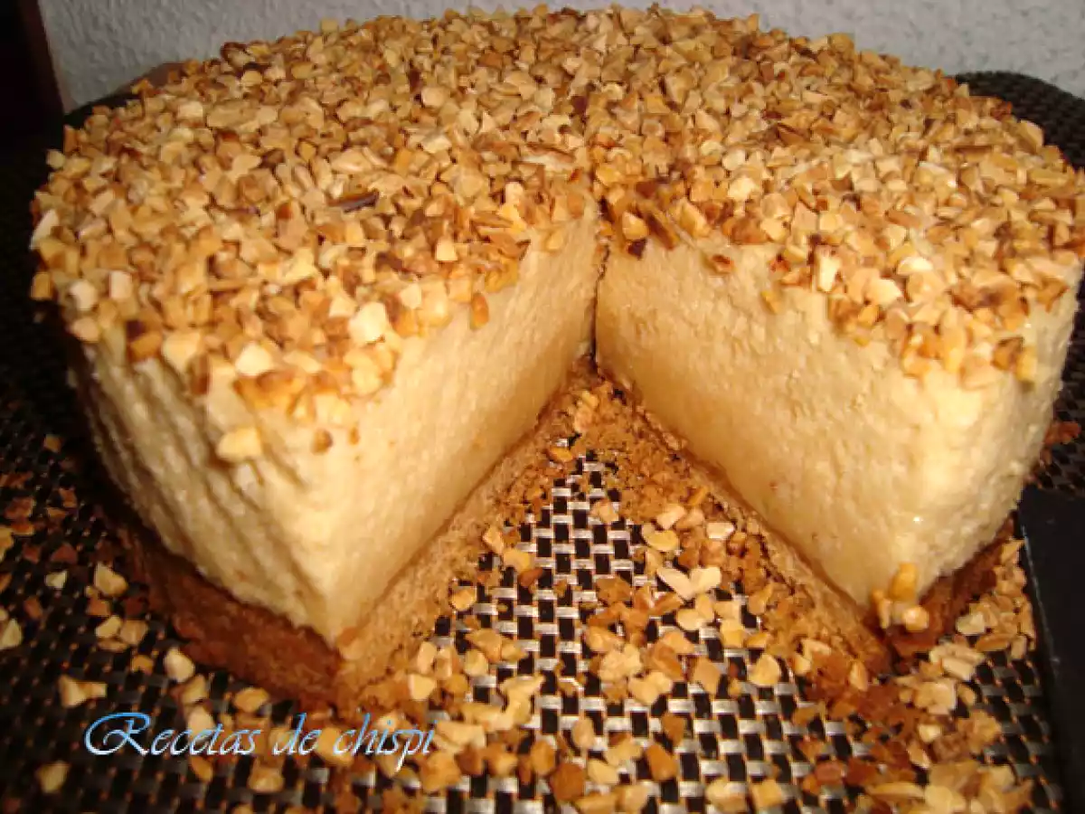 Tarta mousse de turrón de chispi