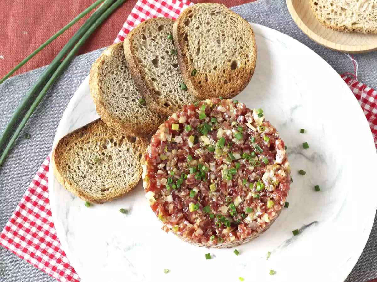 Tartar de fuet: una versión exprés del clásico steak tartar - foto 2