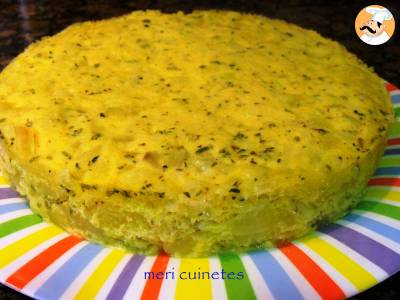 Tortilla de patatas, cebollas y calabacín en microondas