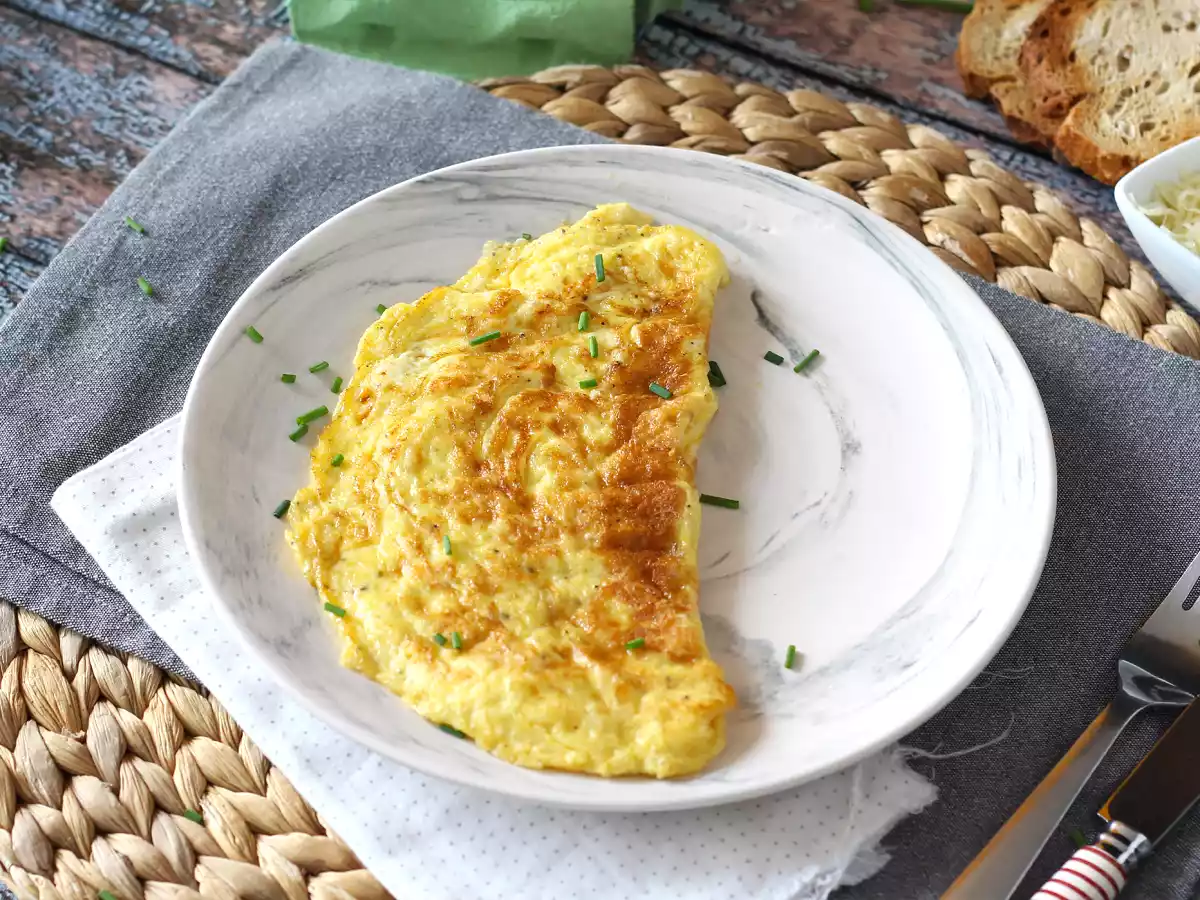 Tortilla francesa de queso, ¡muy jugosa y lista en 5 minutos! - foto 2