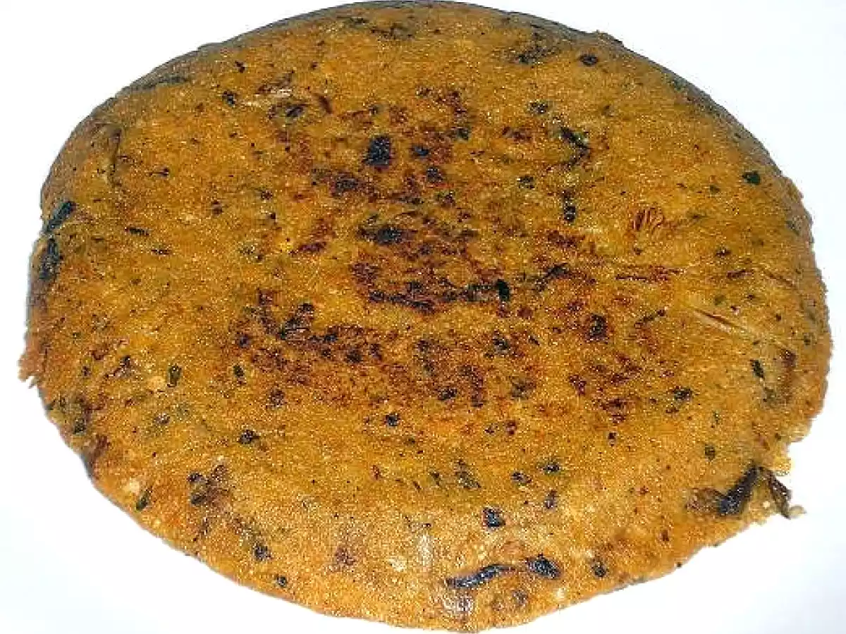 Tortilla vegana de setas y salsa romesco