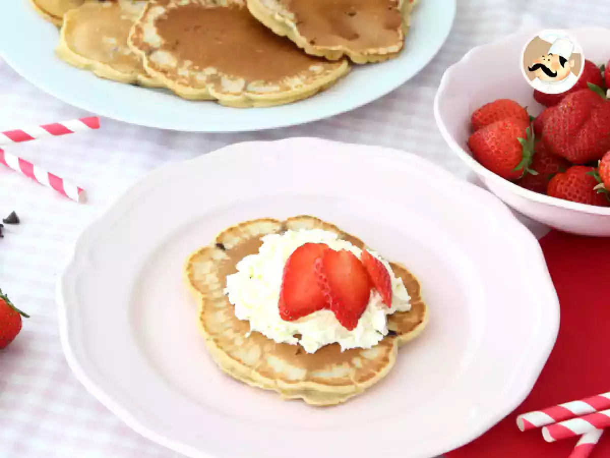 Tortitas con pepitas de chocolate. Pancakes - foto 2